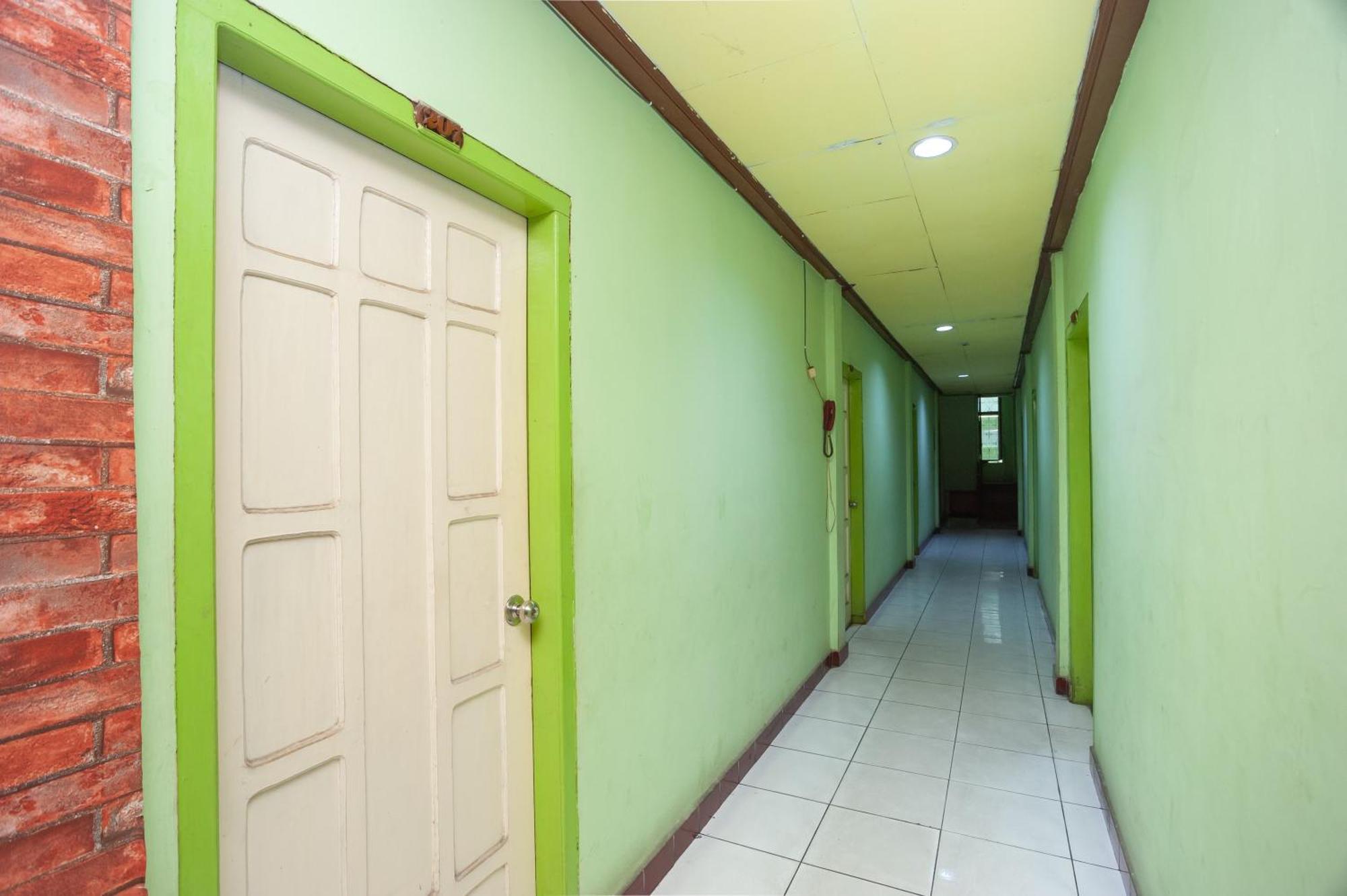 Reddoorz Syariah At Hotel Matahari 2 Jambi Exterior photo