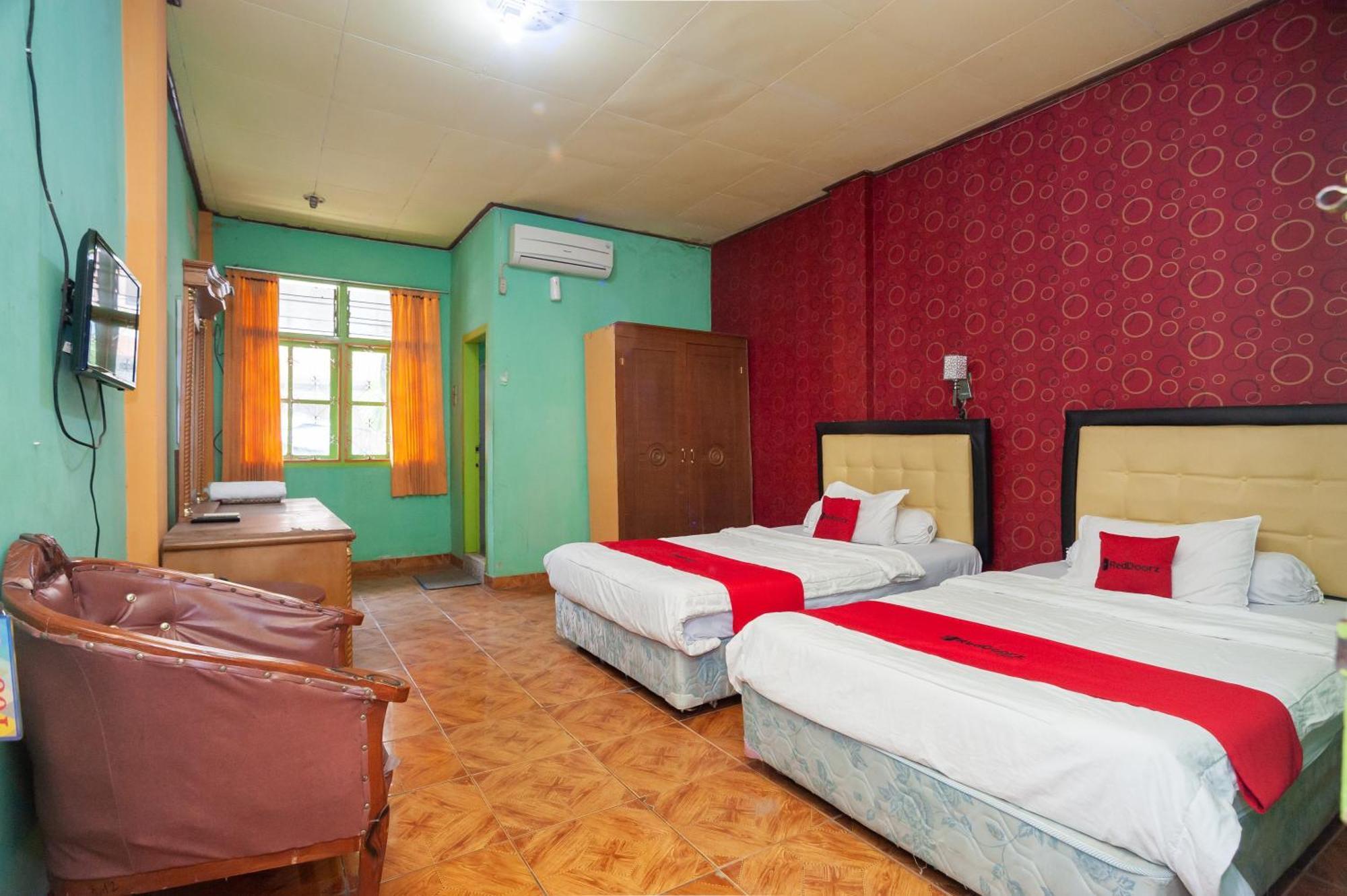 Reddoorz Syariah At Hotel Matahari 2 Jambi Exterior photo