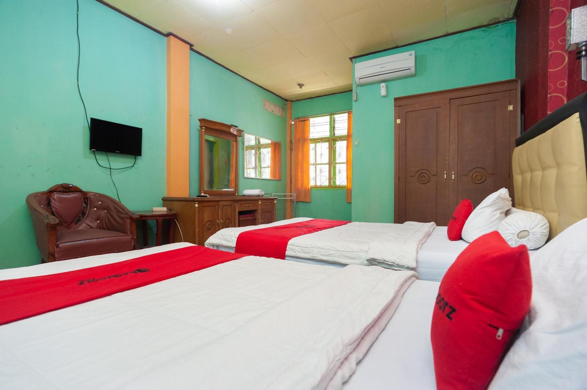 Reddoorz Syariah At Hotel Matahari 2 Jambi Exterior photo