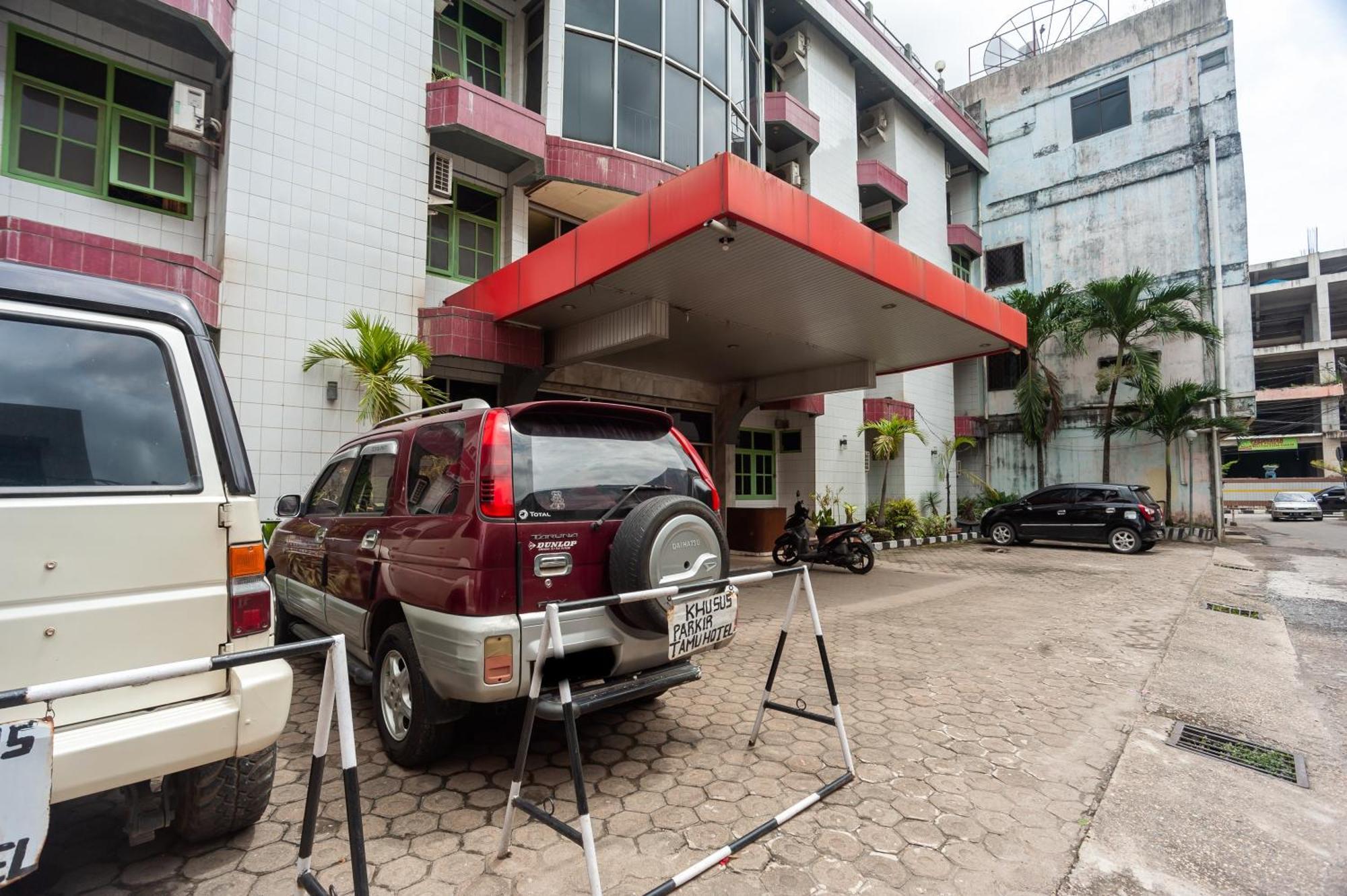 Reddoorz Syariah At Hotel Matahari 2 Jambi Exterior photo