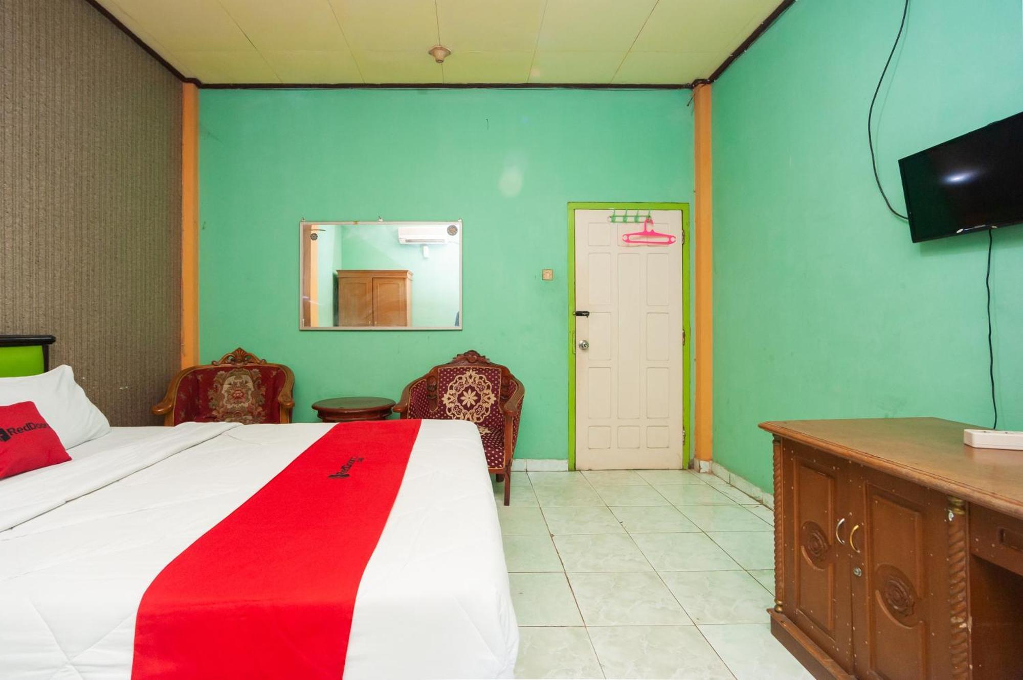 Reddoorz Syariah At Hotel Matahari 2 Jambi Exterior photo